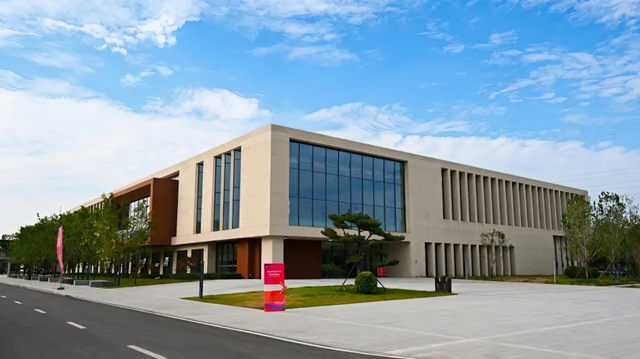美学与性能兼备!三棵树系统解决方案助力西安戏剧学院建设