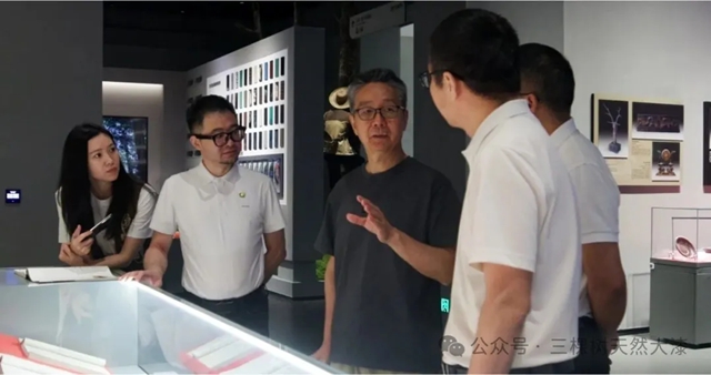 大漆守艺人 | 守千年国漆匠心 探产业传承新路 中国工艺美术大师甘而可到访三棵树
