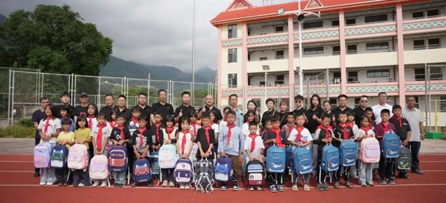 嘉宝莉云南开展微爱助学 情暖南蚌小学莘莘学子