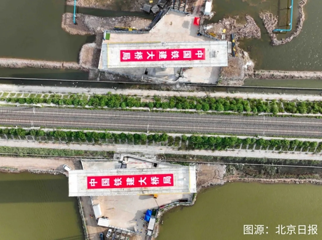 3850吨“巨无霸”空中转体!北新灯塔护航滨海南特大桥