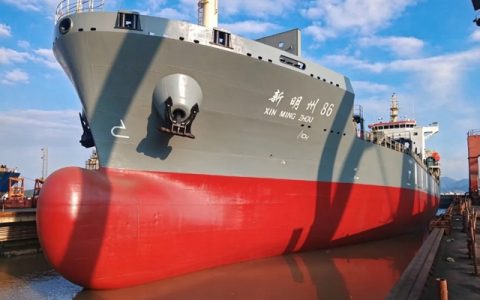 鱼童漆助力宁波远洋“新明州86”、“联合20”、“联合22”等多型船换新启航